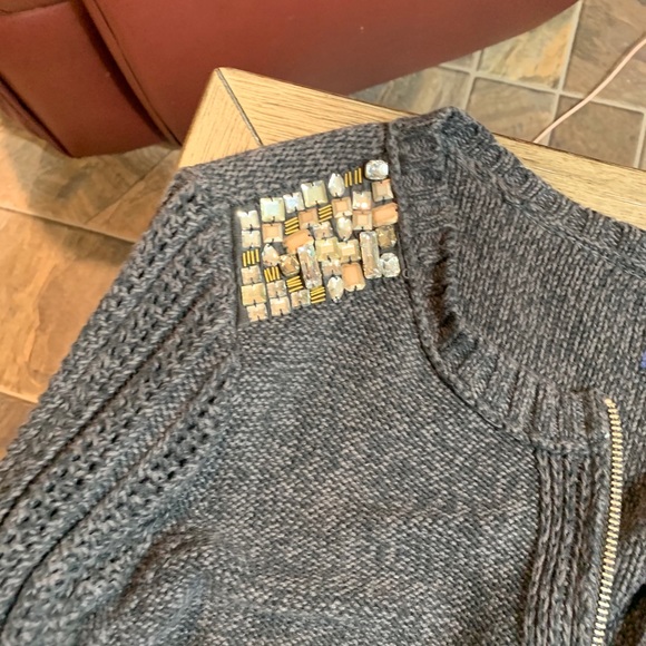 American Eagle Sweater - Picture 2 of 5